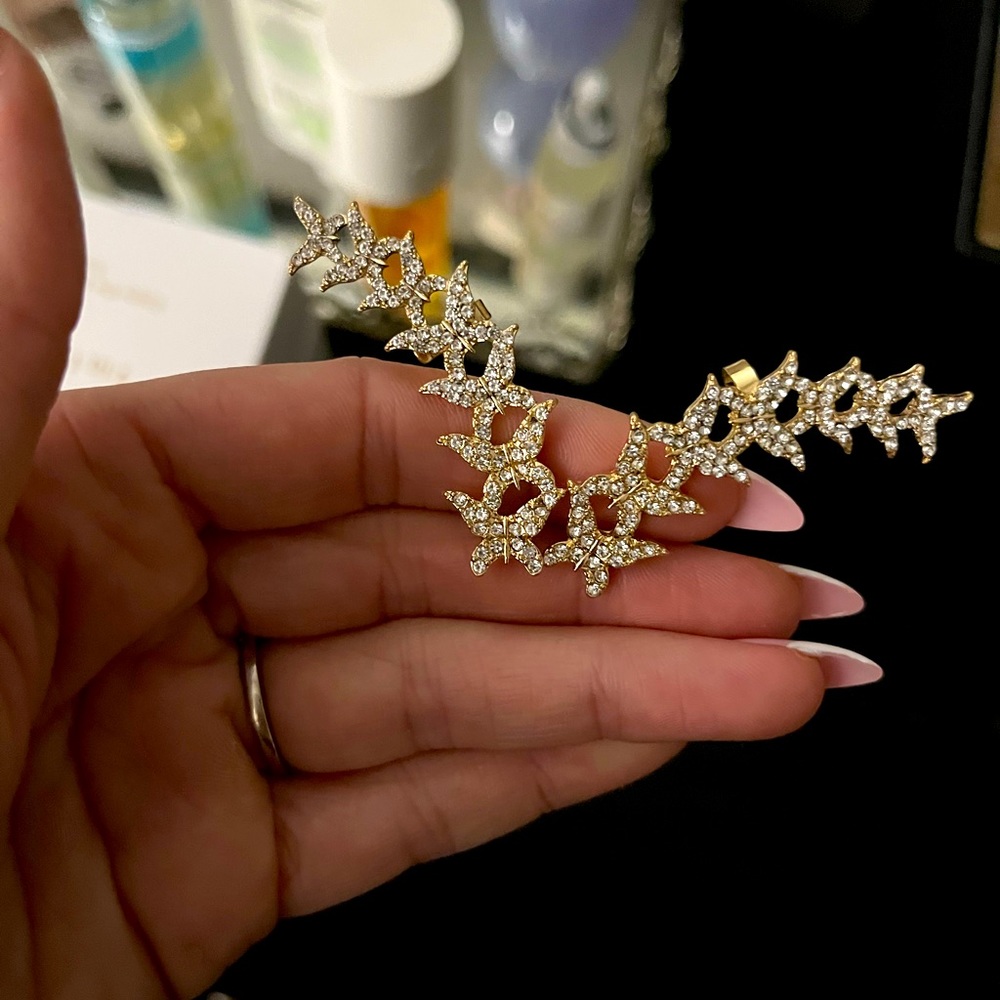 Stunning cuff earrings